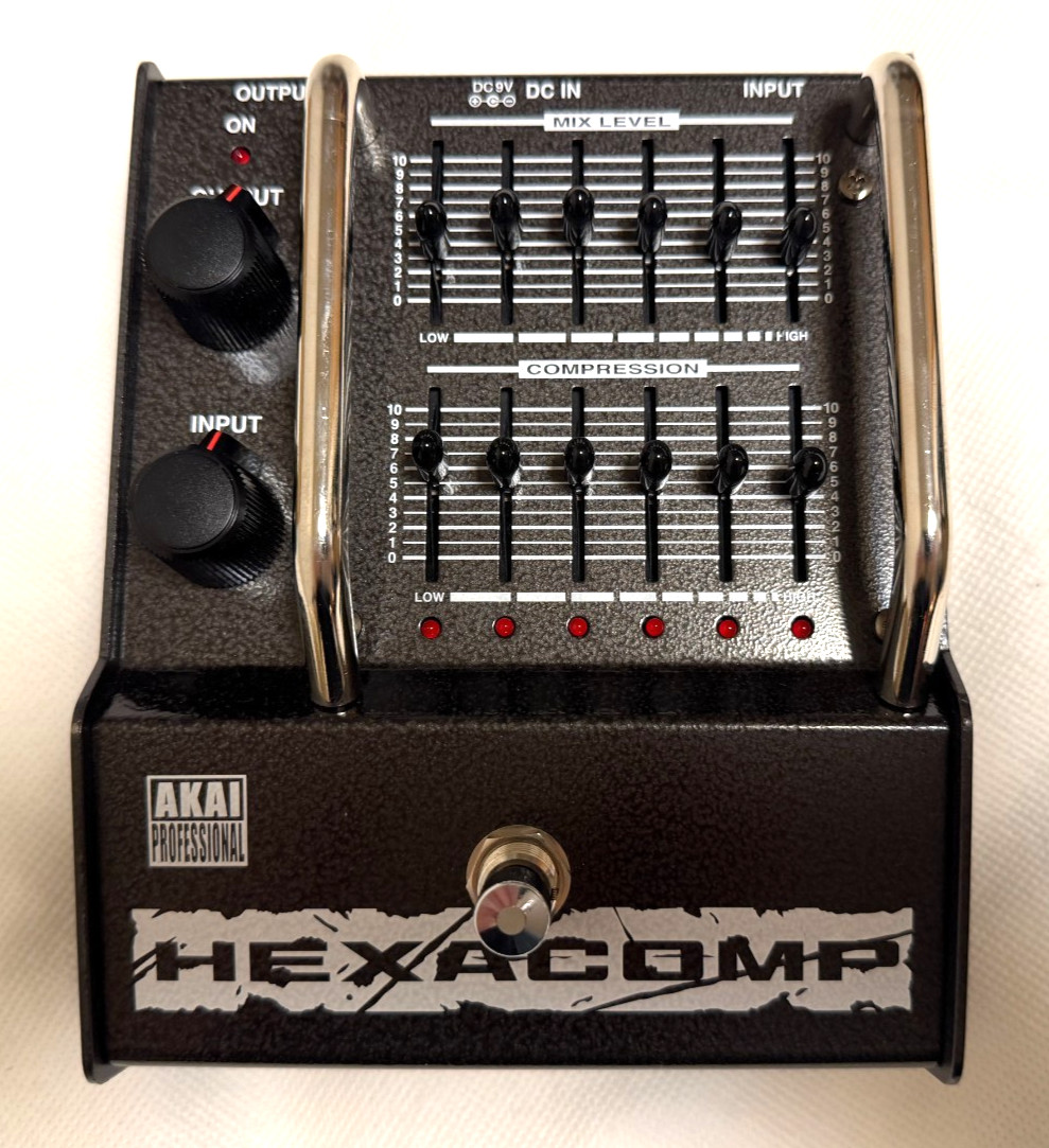 AKAI Hexacomp C2M Multi Band Compressor Guitar Effect Pedal