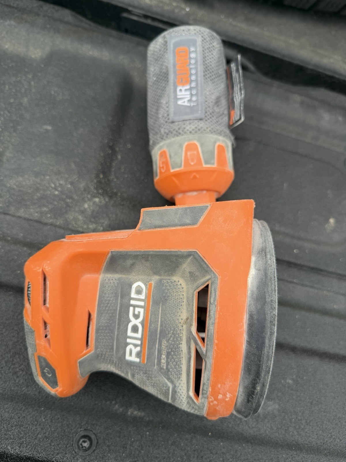 RIDGID R8606 18V Battery Cordless 5in Orbital Sander w/ Dust Bag