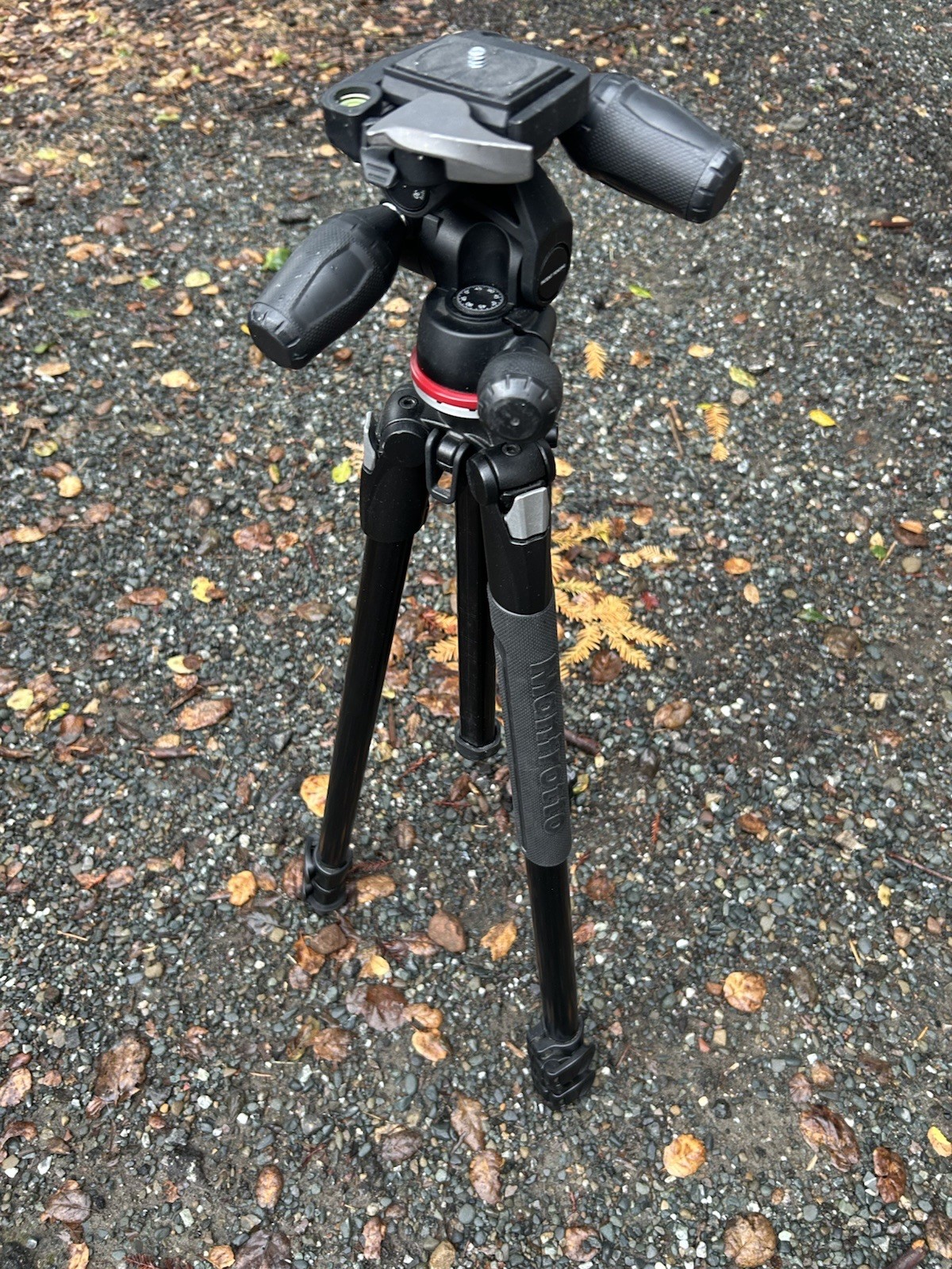 Manfrotto 290 Xtra 3-Section Aluminum Tripod with MH804-3WUS Head