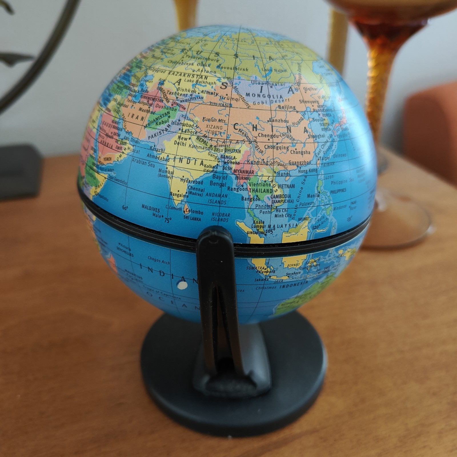 Replogle World Mini Globe 2001 Desktop 4" Diameter/5.5” Tall Dual Direction Spin