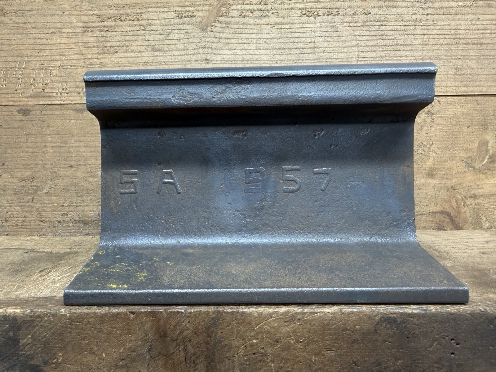 8 3/8 " 1957 Steel Railroad Rail Train track Anvil Collectible Blacksmith 21 Lbs