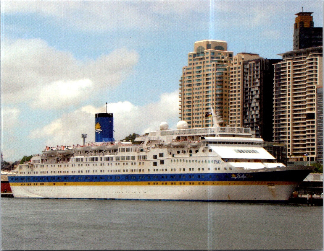 (995) 28-5-202 - PICS postcard - Cruise Ship (Paquebot) Pacific Star