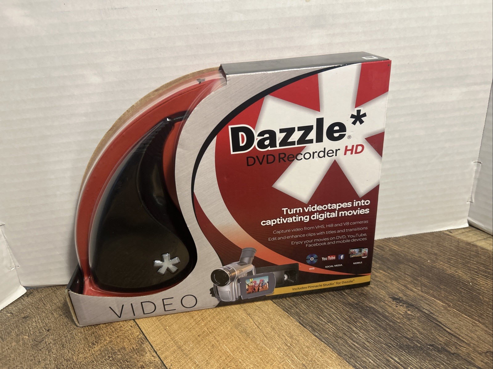 Pinnacle Dazzle DVD Recorder HD w/ Cable -  New Retail Box,  DVCPTENAM