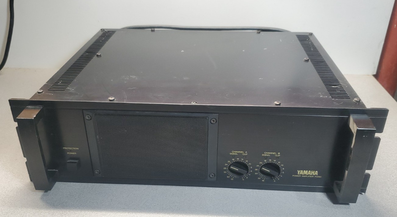 Yamaha P2250 Stereo Power Amplifier  - Tested and working