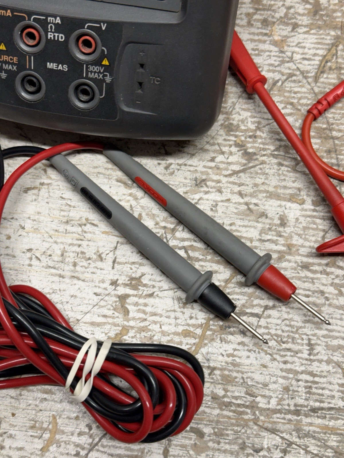 Fluke 702 Documenting Process Calibrator Nice