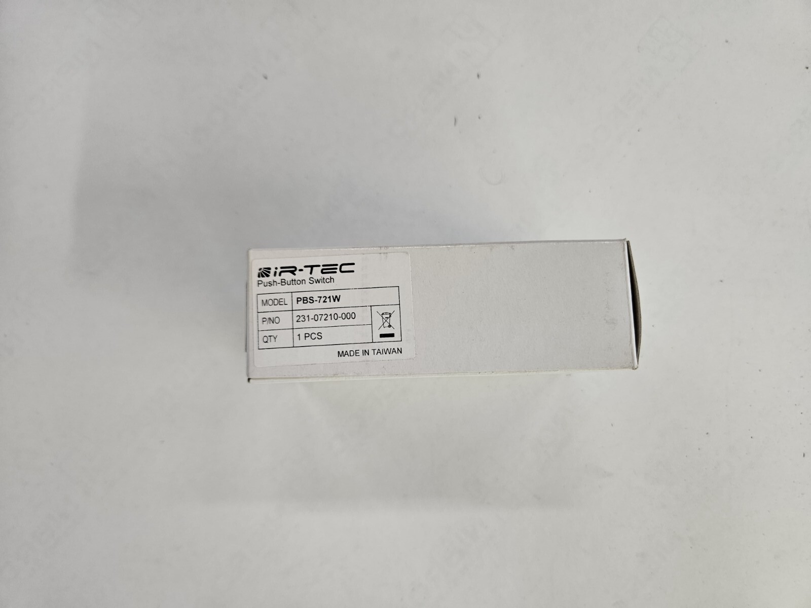 IR-TEC PBS-721W White Low Voltage 1-Pole Light Switch with Decorative Wall Plate