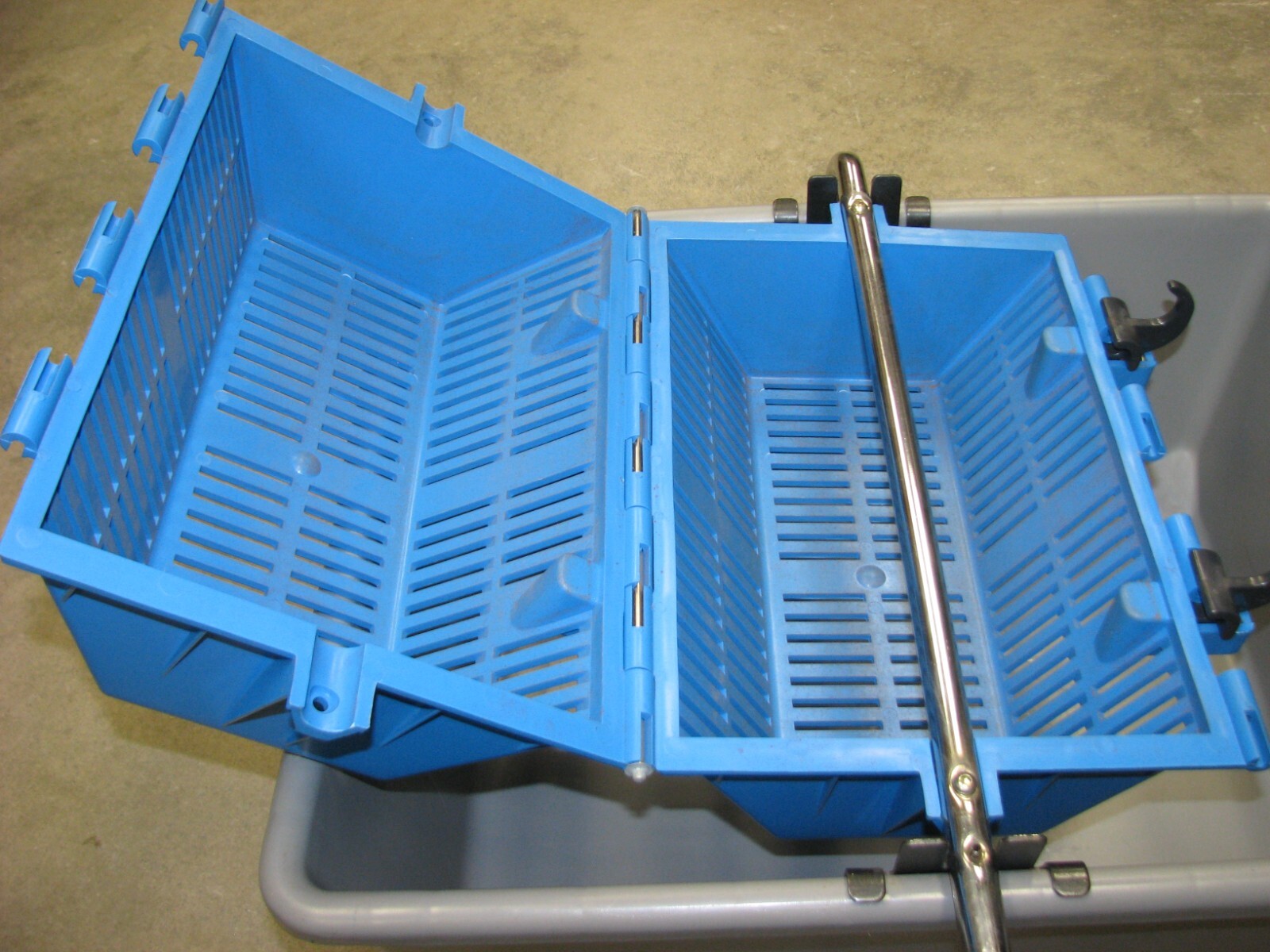 Dillion Precision Large Case Media Separator CM2000