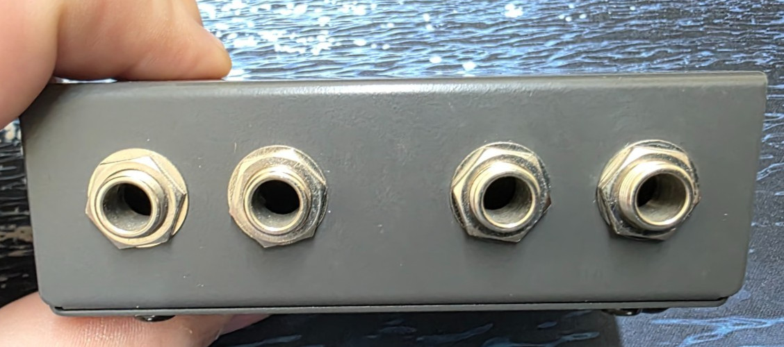 Boss J-44 Multiple Jack