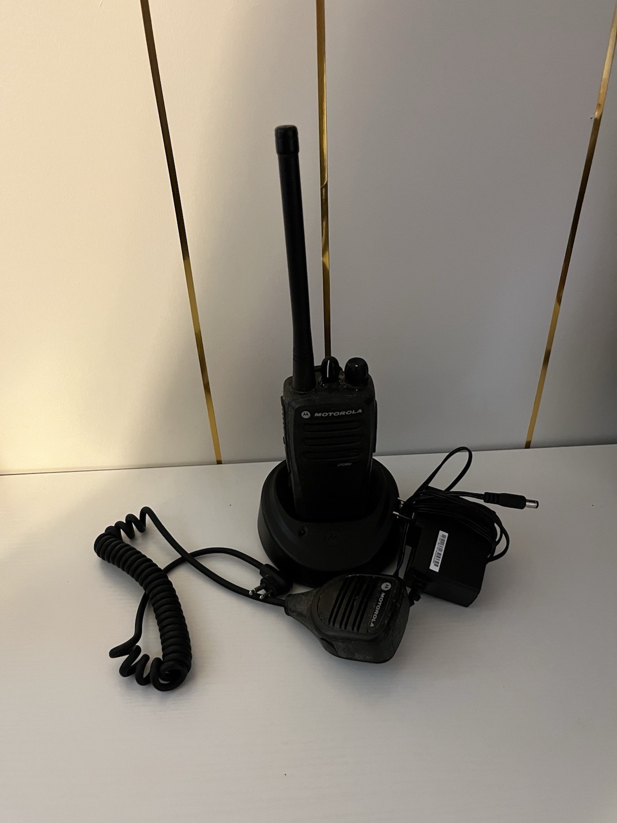 Motorola cp200d Portable Handheld Two-Way Radio with Charger and Microphone