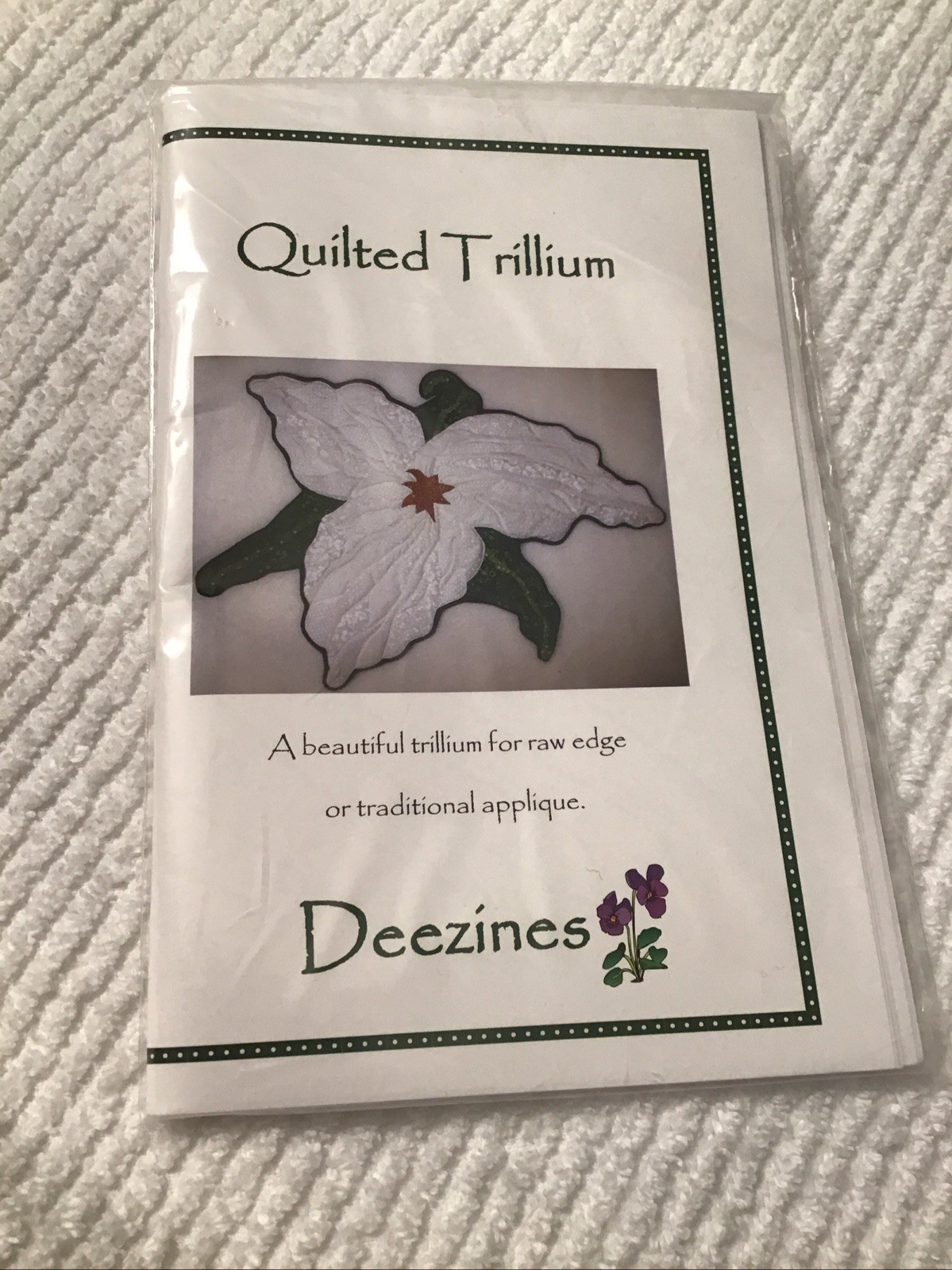 Quilt Pattern - QUILTED TRILLIUM - 25" x 17"  2010 - Dee Brown Deezines