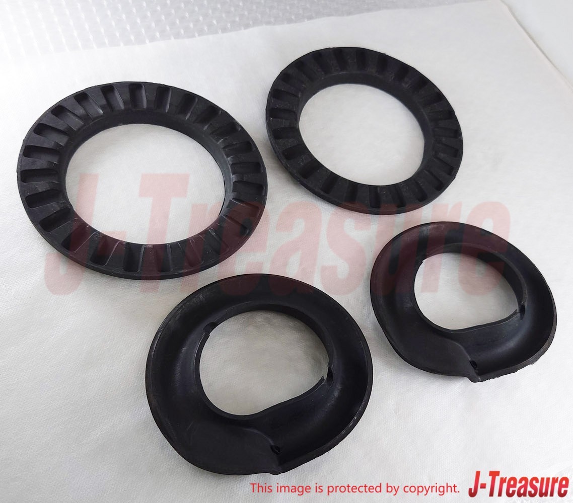 TOYOTA LAND CRUISER KZJ78 1995 Rear Coil Spring Insulator Upper & Lower Set