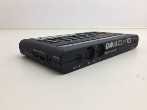YAMAHA QY10 Mobile Sequencer Rhythm Machine Sampler