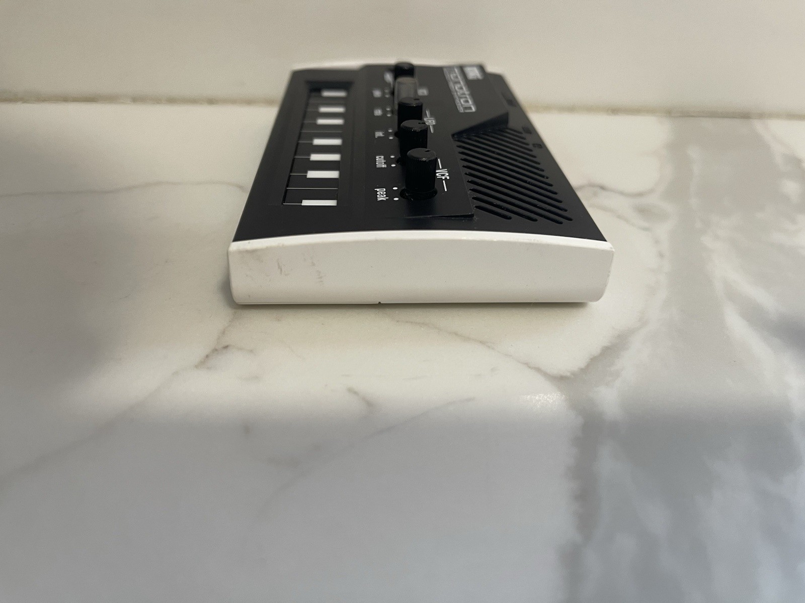 Korg Monotron Analog Ribbon Synthesizer Tested