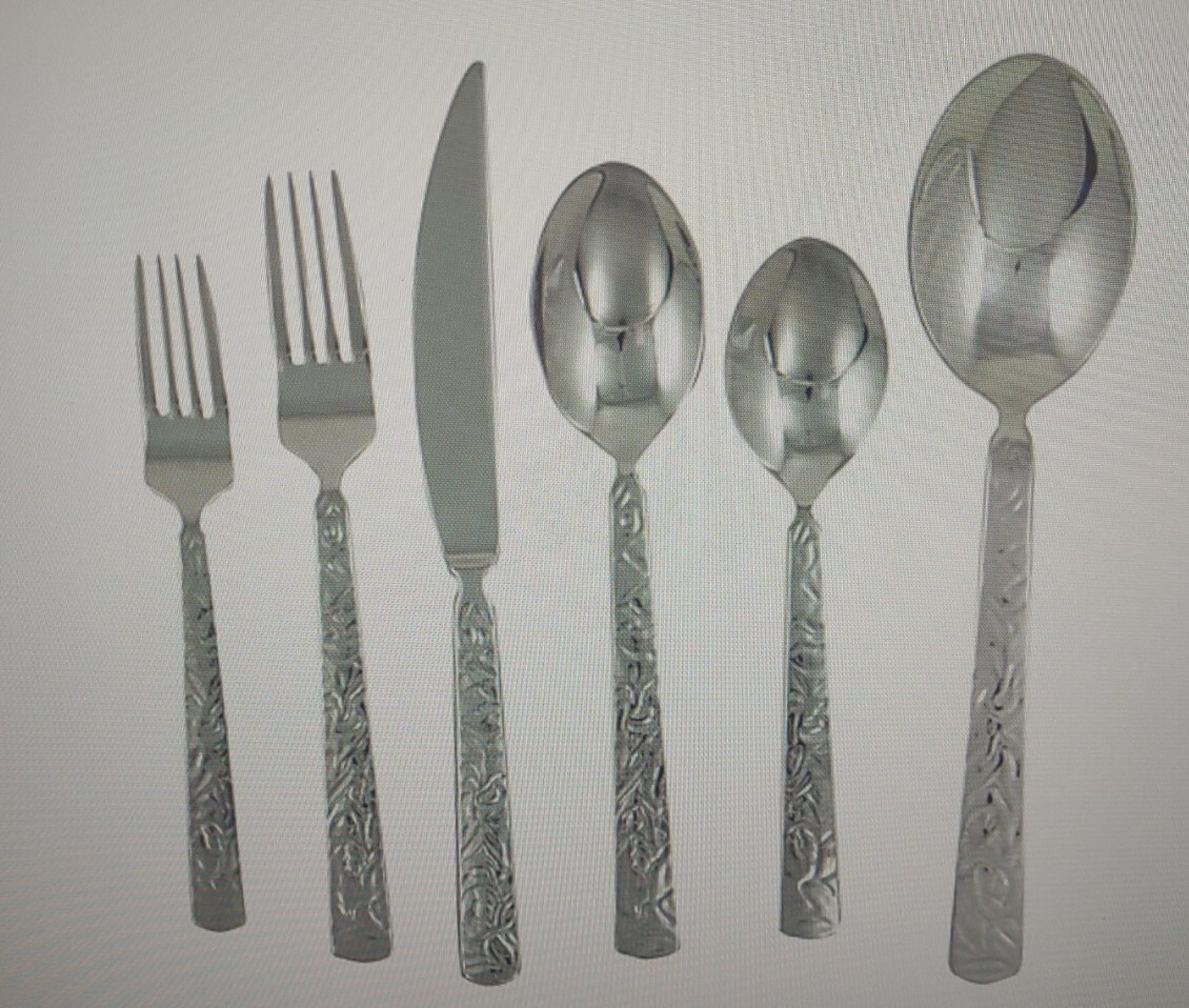 NIB Mercury 42 Piece Ginkgo Flatware