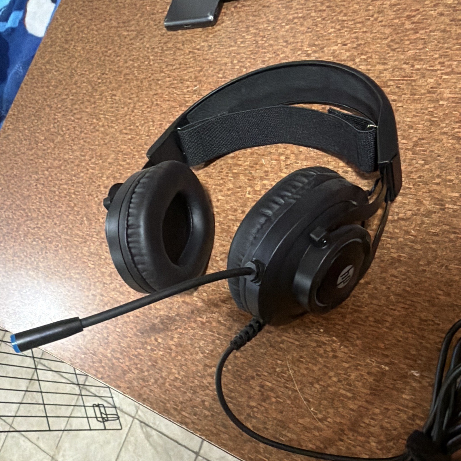 HP 1100 Series USB Over-Ear Headset Boom Mic Adjustable Headband Black 6ft