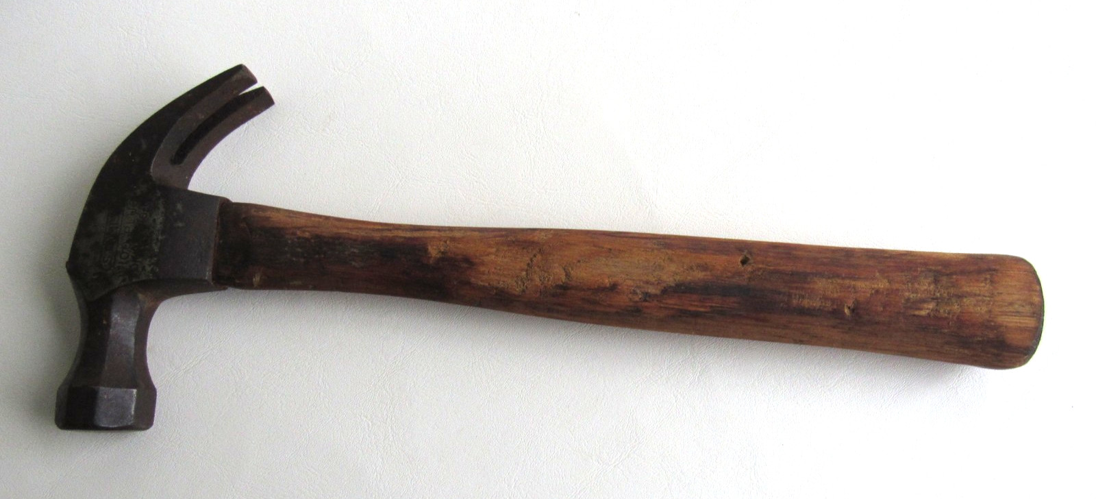 Vintage STANLEY OH11 1/2 16 Oz. Curved Claw Hammer.