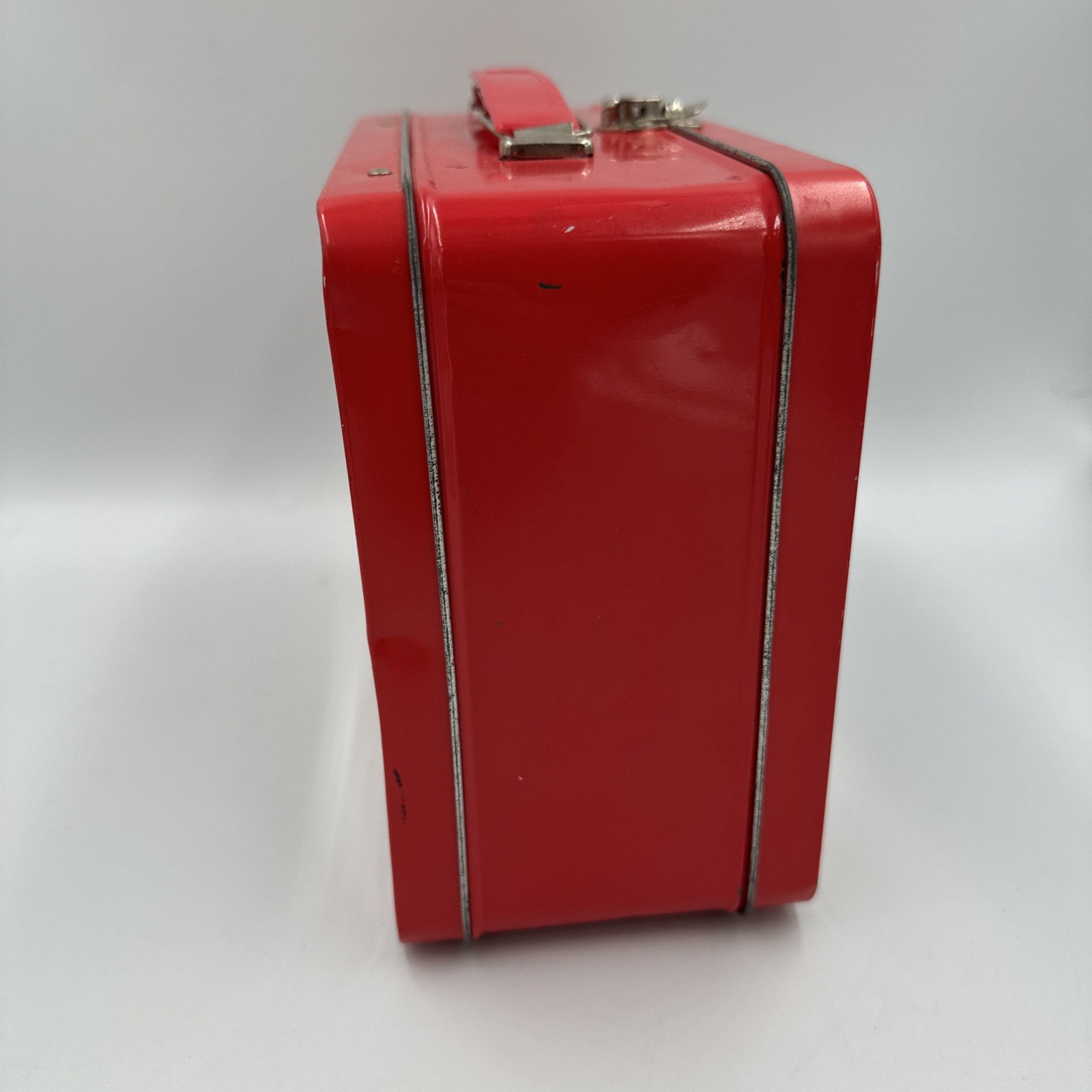 Nintendo DS Lite-Super Mario Bros Starter Accessory Kit-2007 Metal Lunchbox