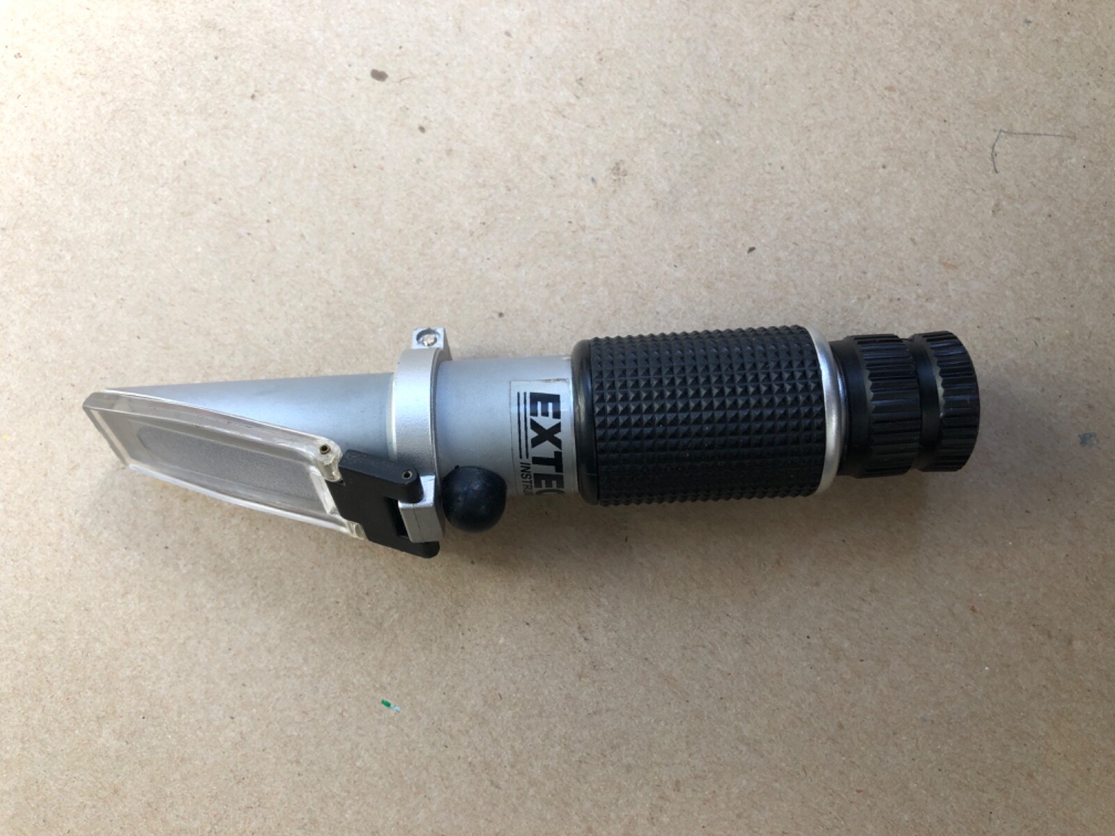 EXTECH Instruments Portable Retractometer RF40