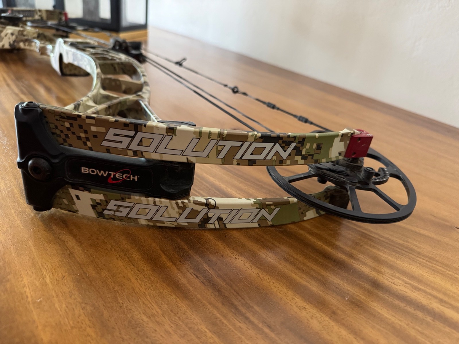 Bowtech solution compound bow RH