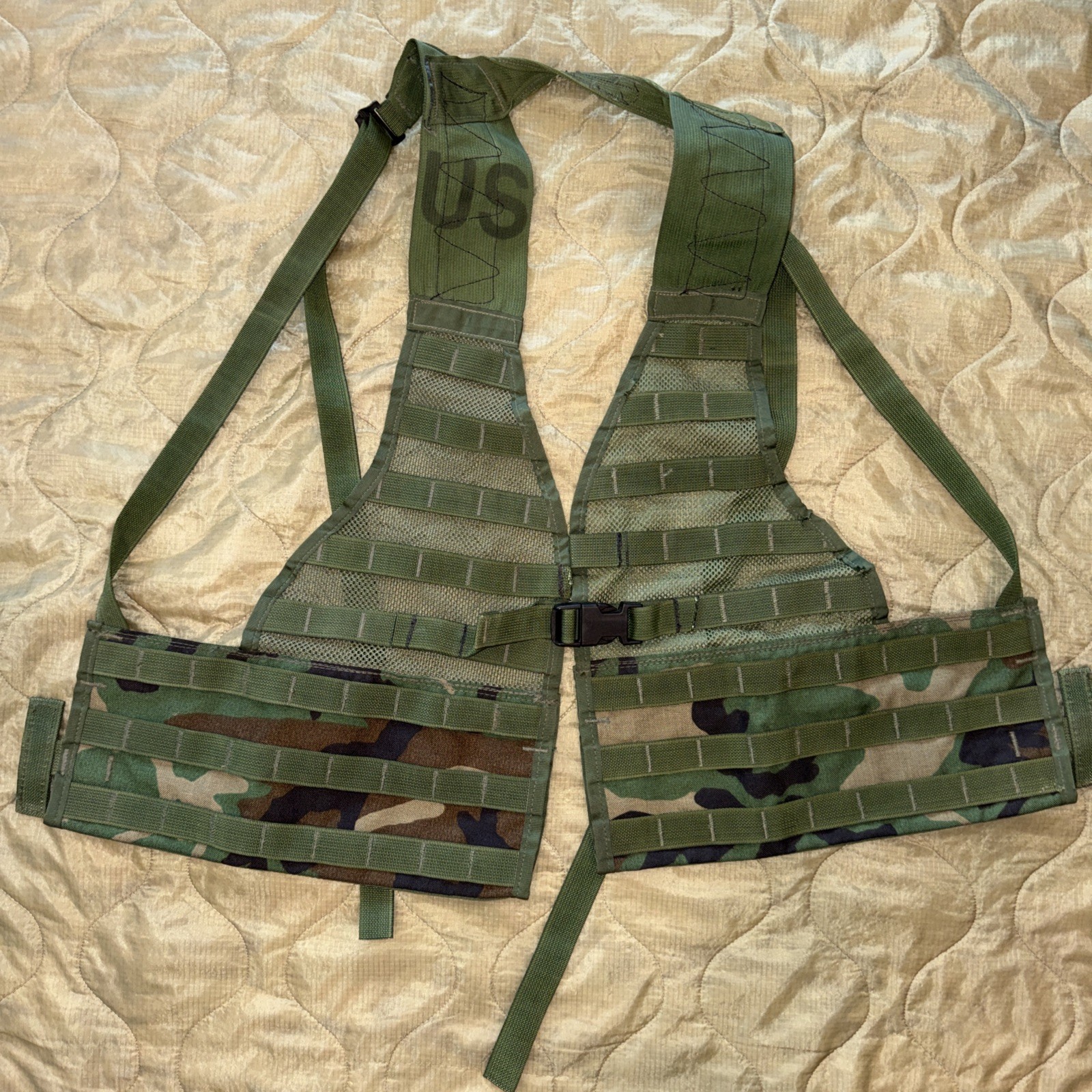 US MILITARY WOODLAND CAMO FIGHTING LOAD CARRIER FLC TACTICAL VEST MOLLE II SDS