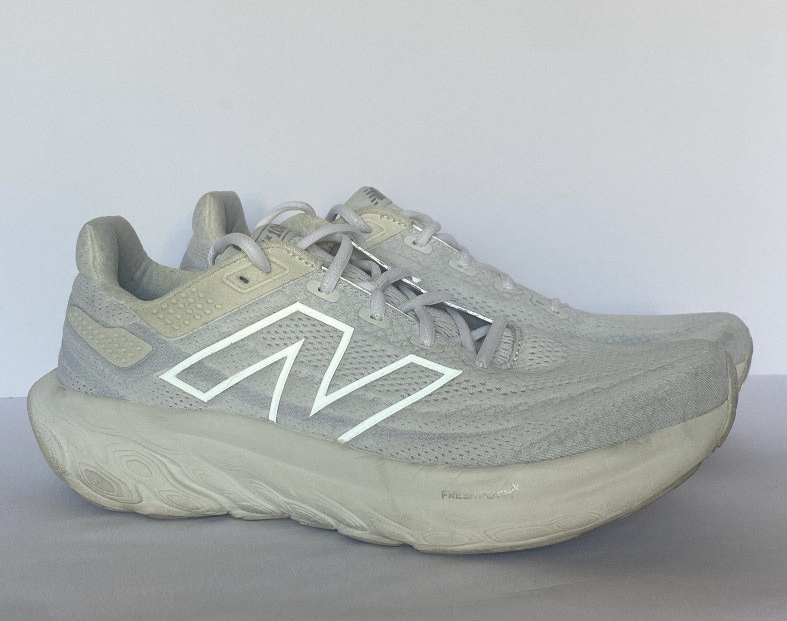 New Balance Fresh Foam X 1080 Running Shoes White Sneakers Lace Up Size 11.5