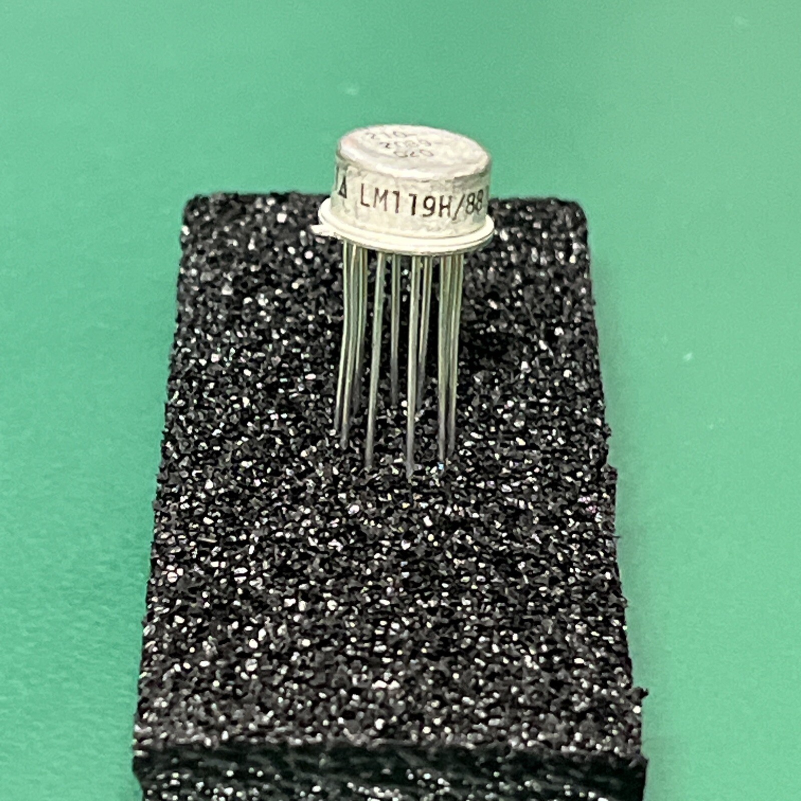 NSC ~ LM119H/883C ~ Voltage Comparator, Dual, 10 Pin, Metal, CAN