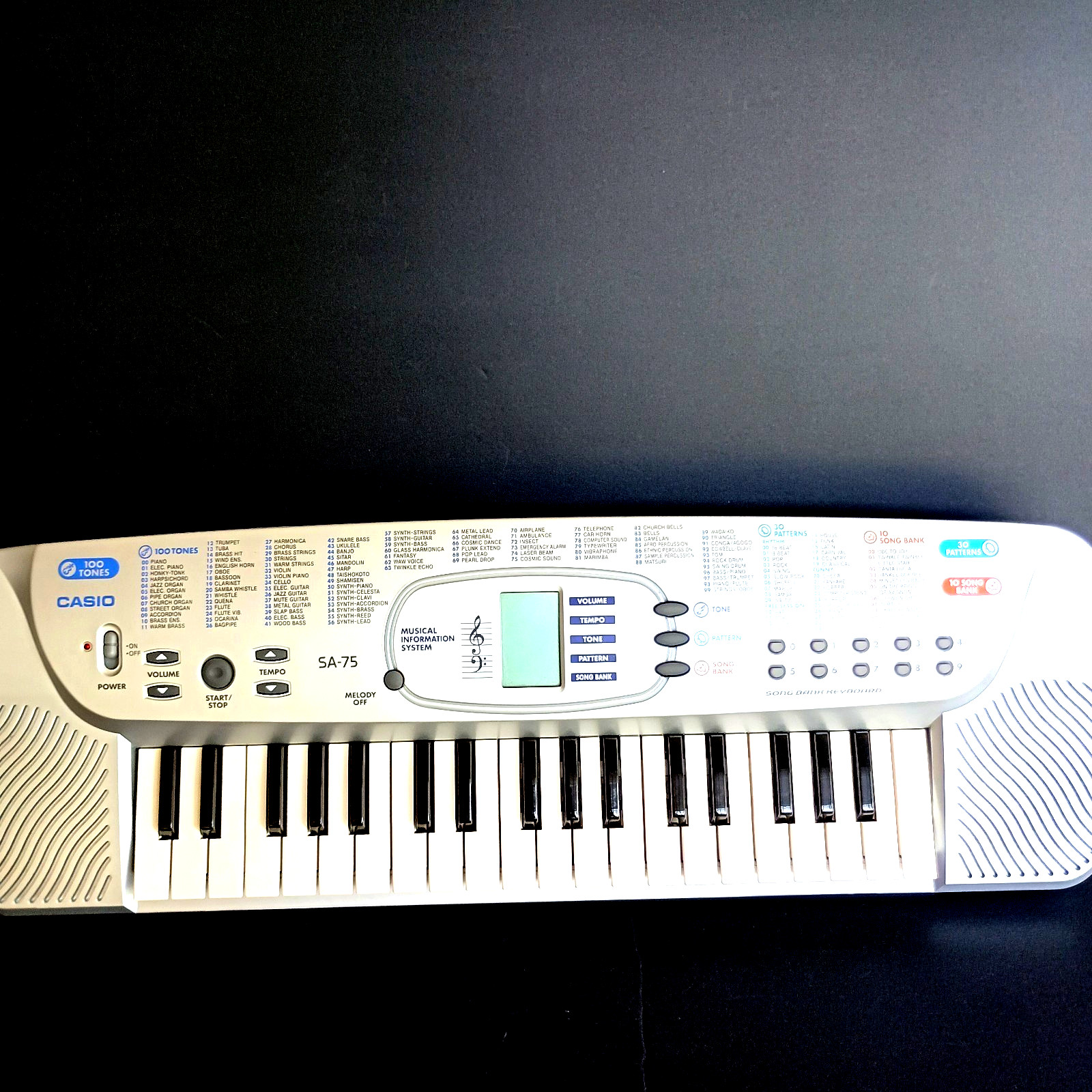 Casio SA-75 Electronic Keyboard. used. does not work. for parts only
