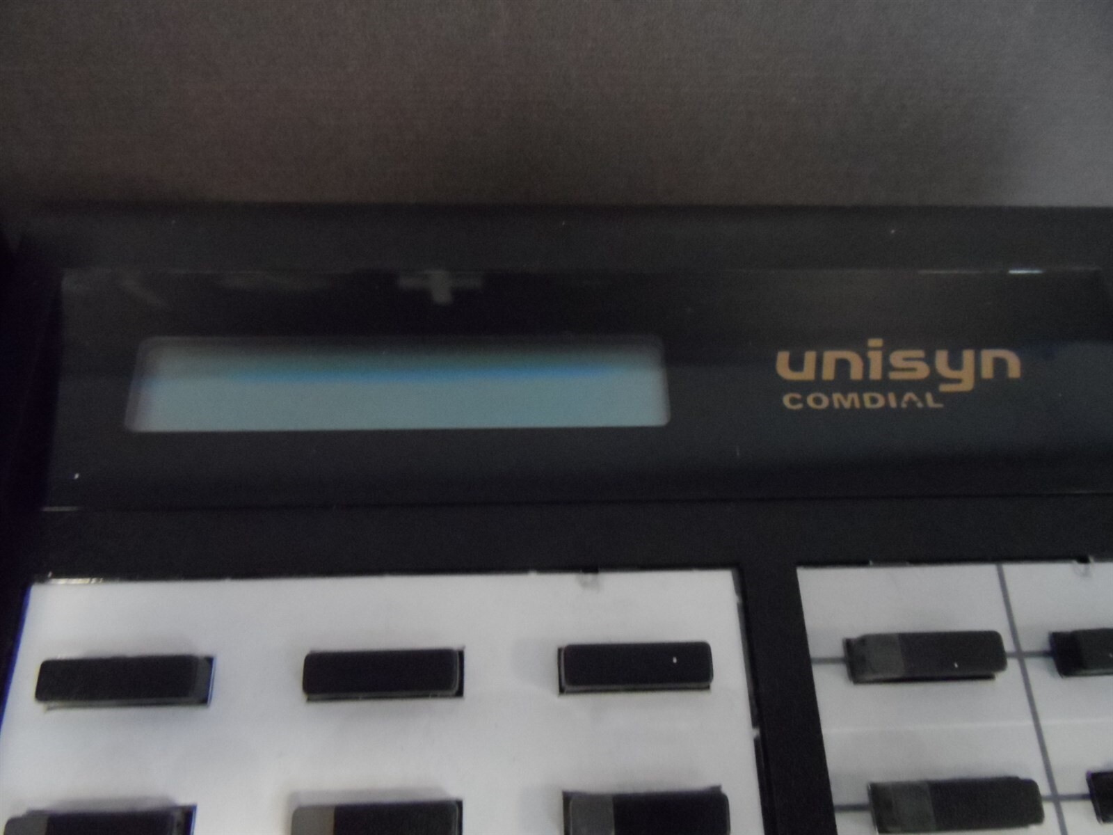 Comdial Unisyn 1022S-FB Black 22 Button Black Speaker Display Phone Older Legacy