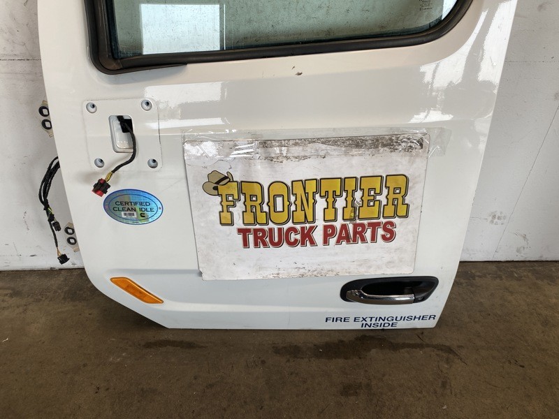 2018 Peterbilt 579 Door (606-14018)