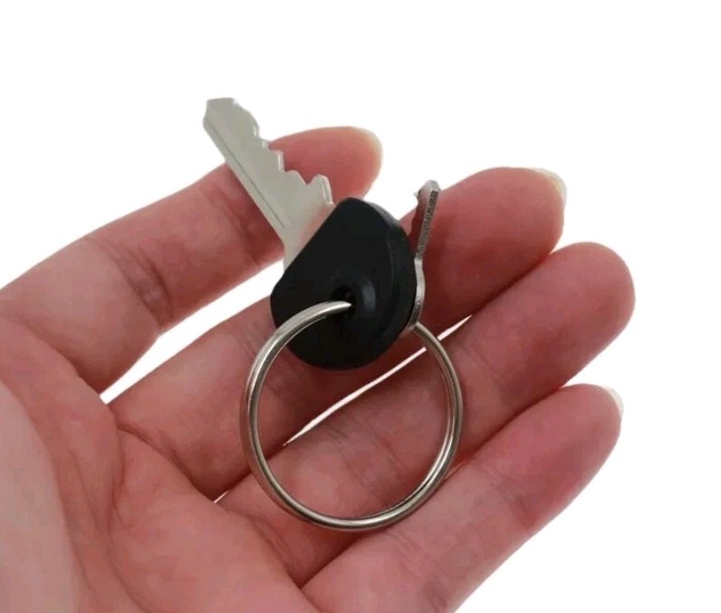 Ring To Keychain Magic Trick - Appear & Vanish Magician Street Illusion "Flite"