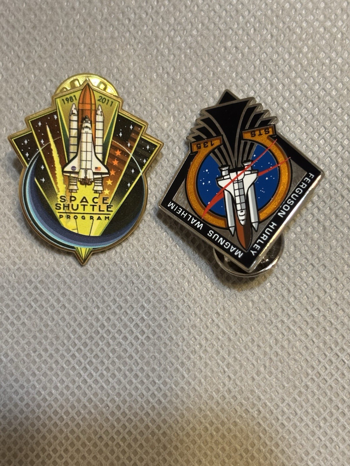 2 NEW SPACE SHUTTLE PROGRAM PINS NASA COMMEMORATIVE