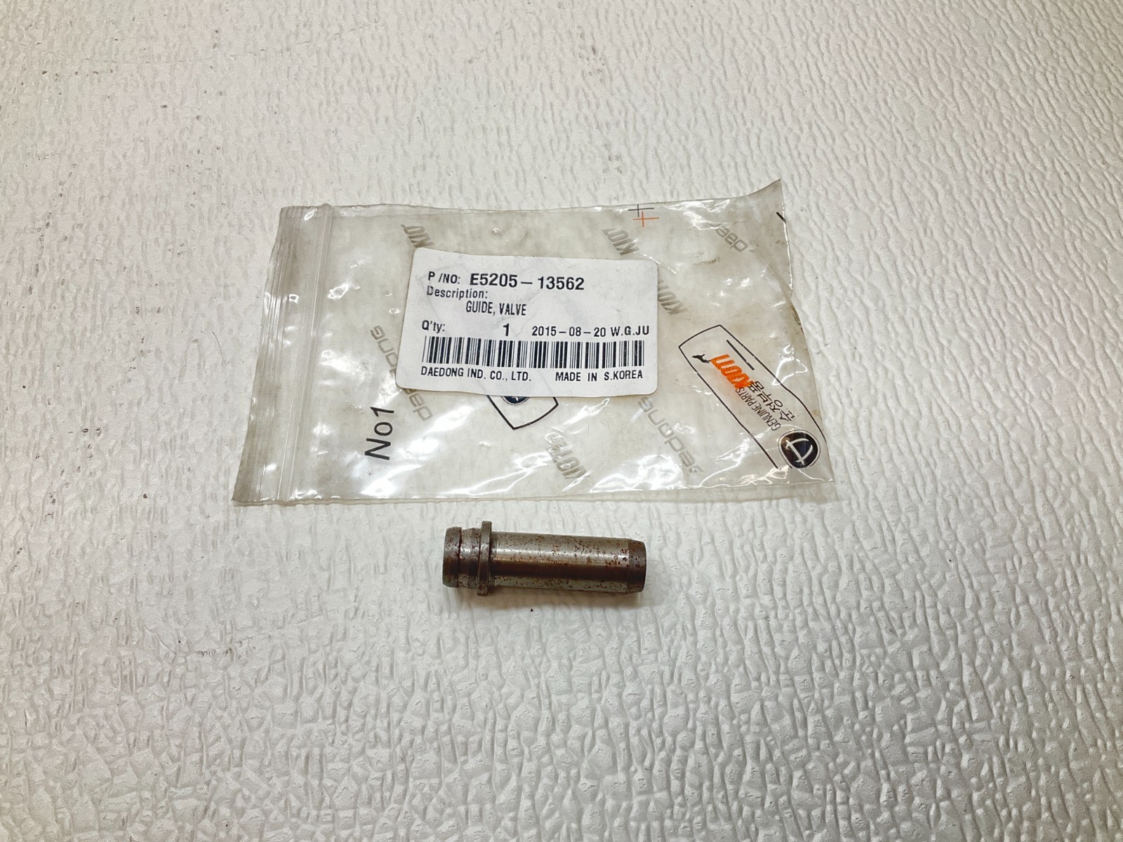 Daedong Kioti E5205-13562 Valve Guide E520513562 E5205 New (TSC)