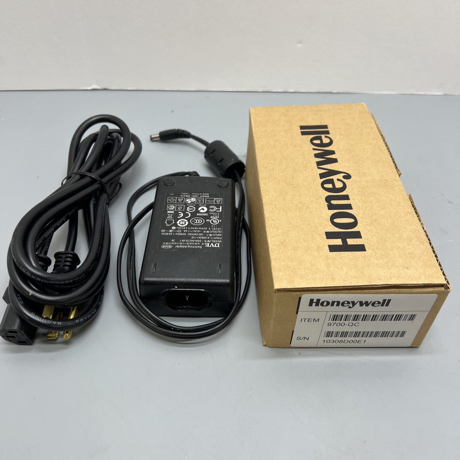 Honeywell Dolphin 9700 Computer 4-Slot Quad Battery Charger Genuine OEM 9700-QC