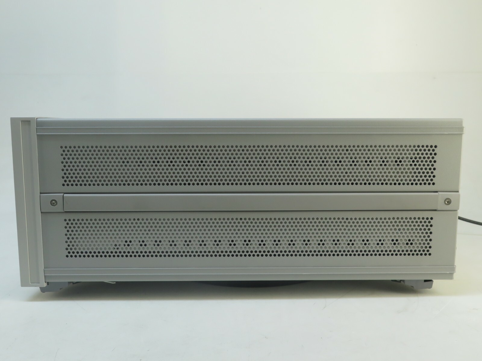 Agilent E5250A Low Leakage Switch Mainframe /w 4 x E5255A Multiplex