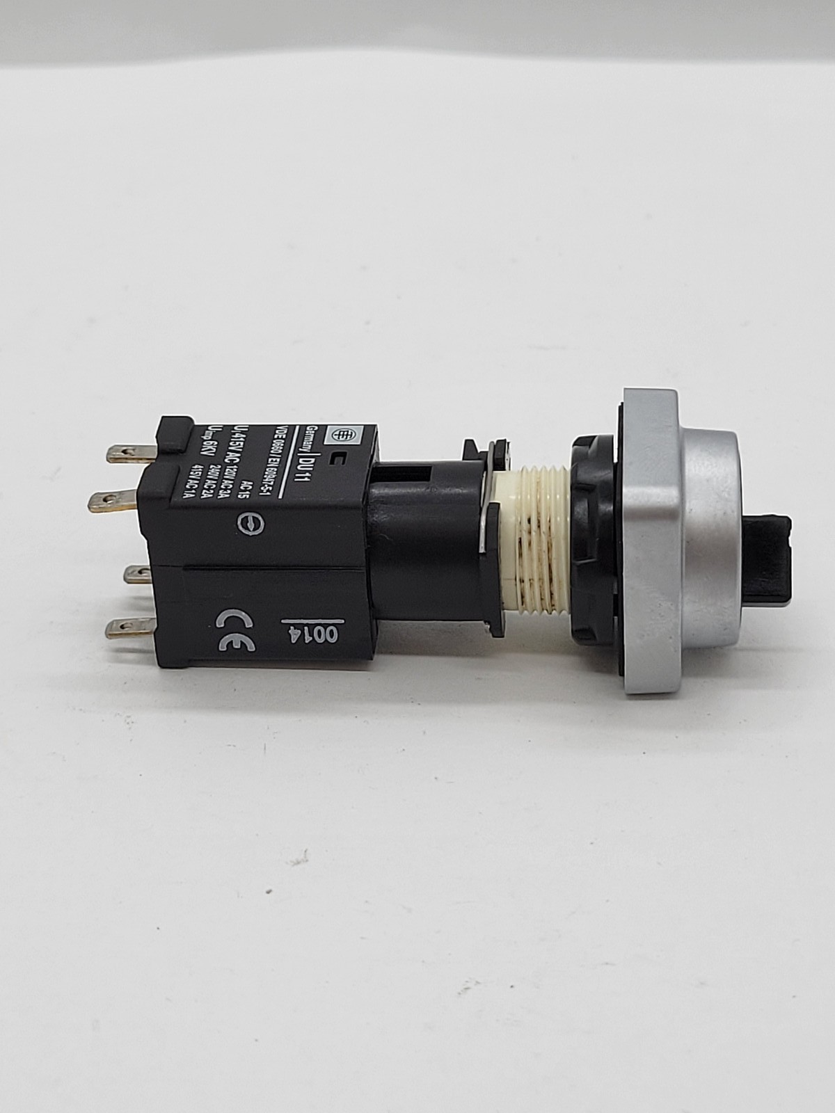 Square D D6G2SDU11 Selector Switch 415V AC-120V 3A 6KV 4 Pin 2 Position Switch