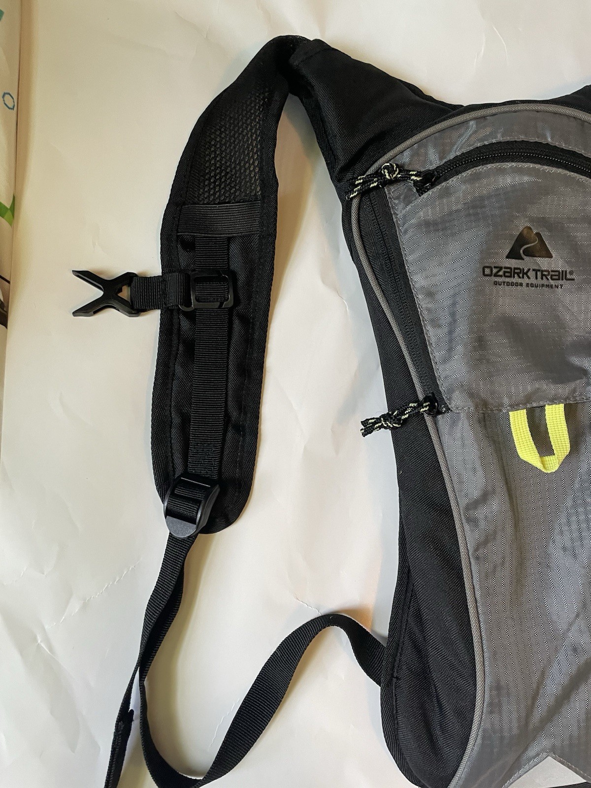 Ozark Trail Hiking Cycling Running Hydration Backpack 2 Liter (Never Used!)