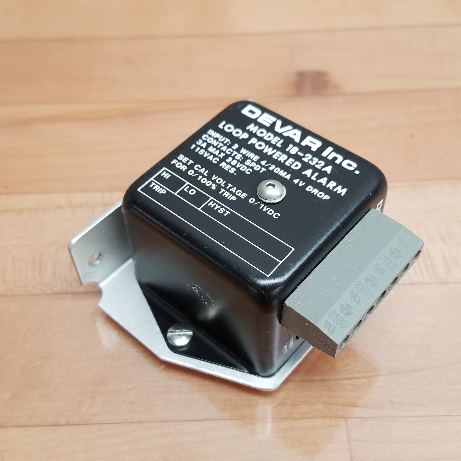 Devar Model 18-232A Loop Powered Alarm Input: 2 Wire 4/20MA 4V Drop 3A Max 28Vdc