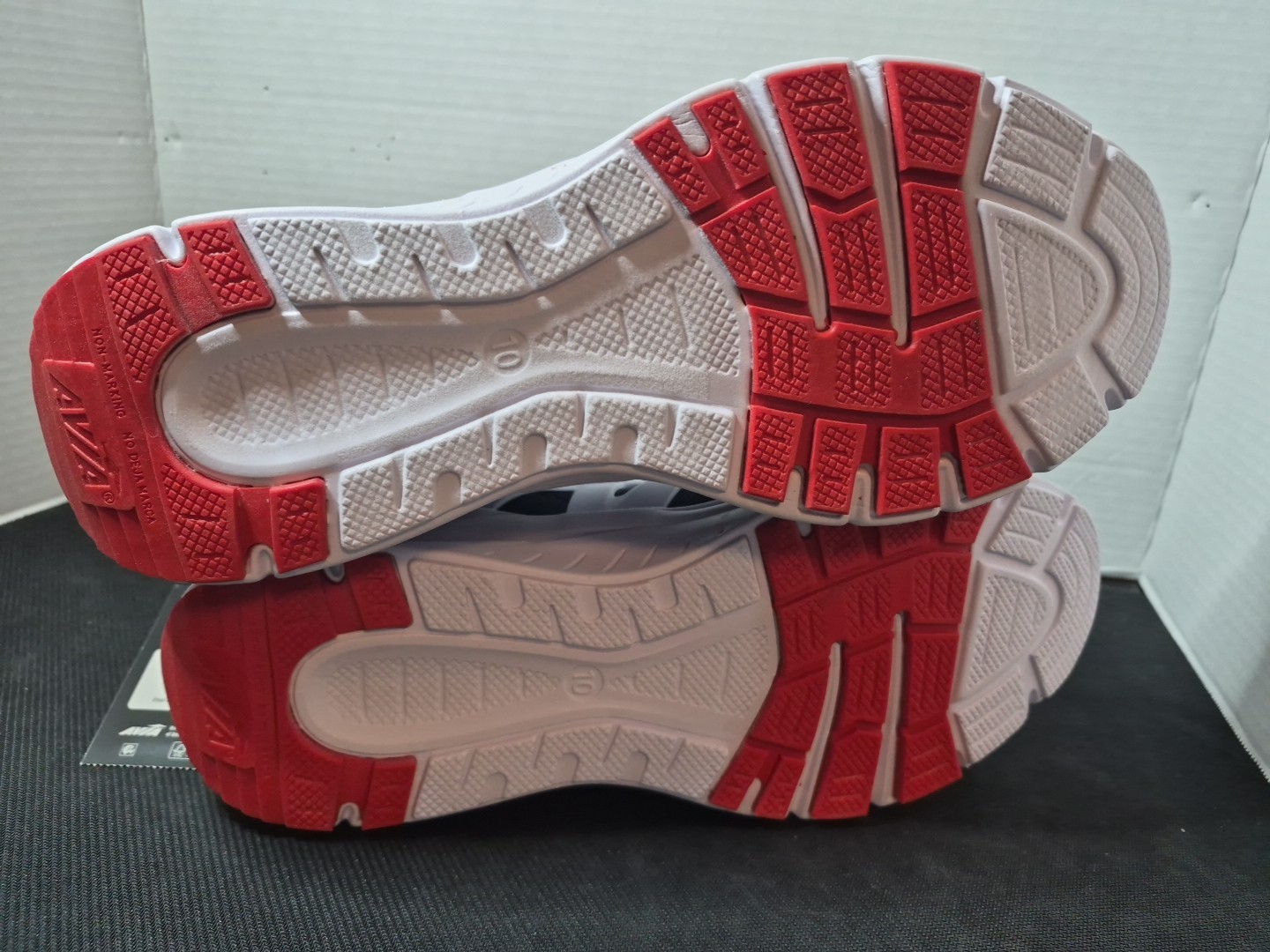 Avia Mens 10 Running Shoes Navy White Red Athletic Lightweight Breathable Mesh