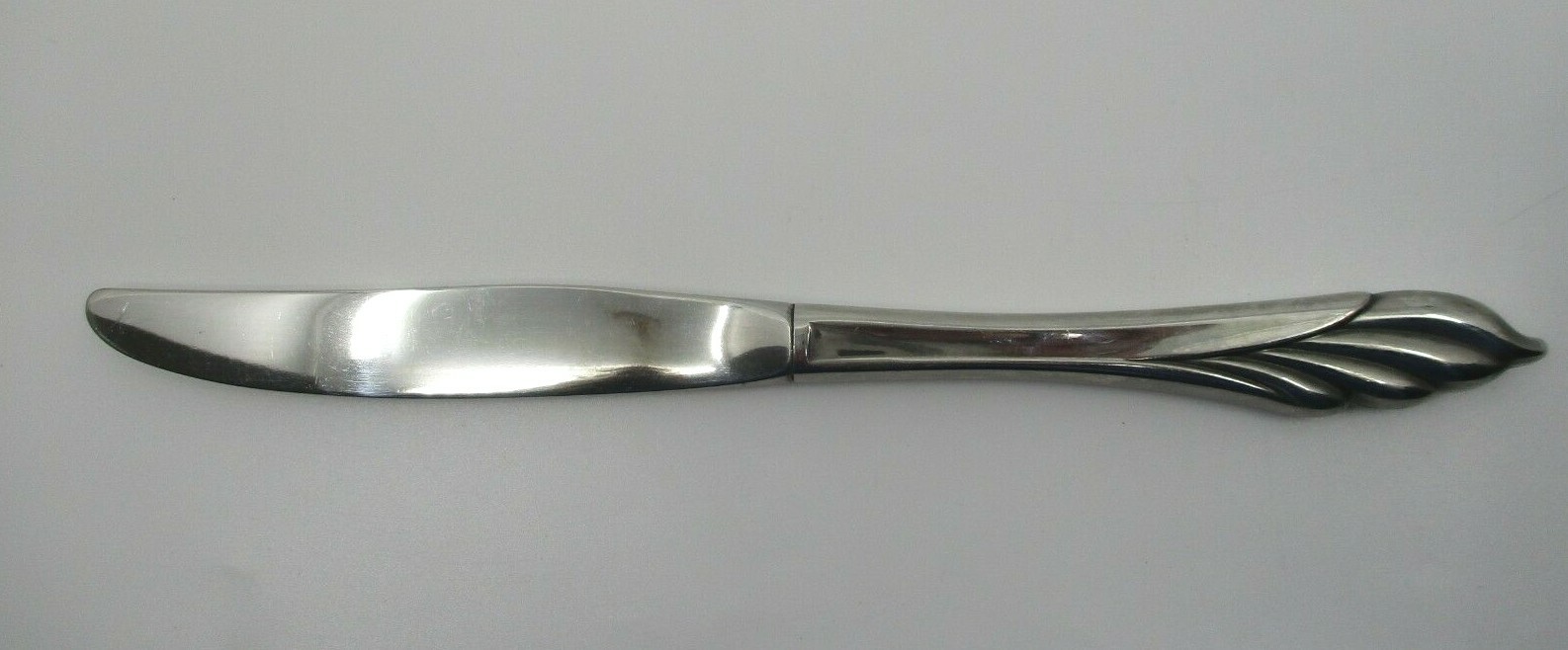 ONEIDA STAINLESS LIBERTY'S LIGHT DINNER KNIFE - 9 1/8" - 01G