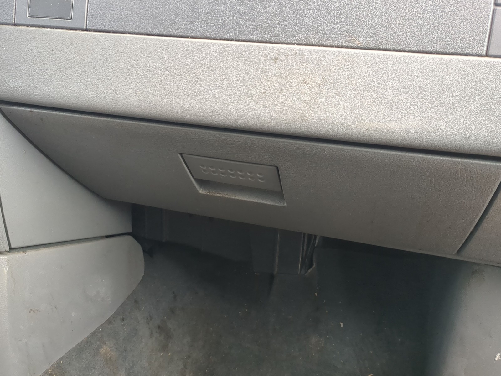 2006 Dodge Durango Passenger Glove Box Door Storage Compartment TI3RG