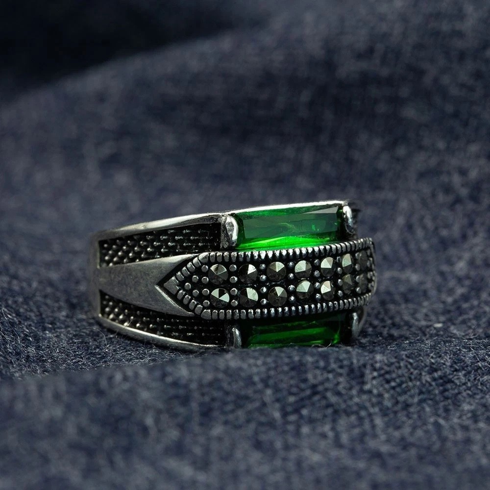 Men's 925 Sterling Silver Emerald Green Gemstone Ring