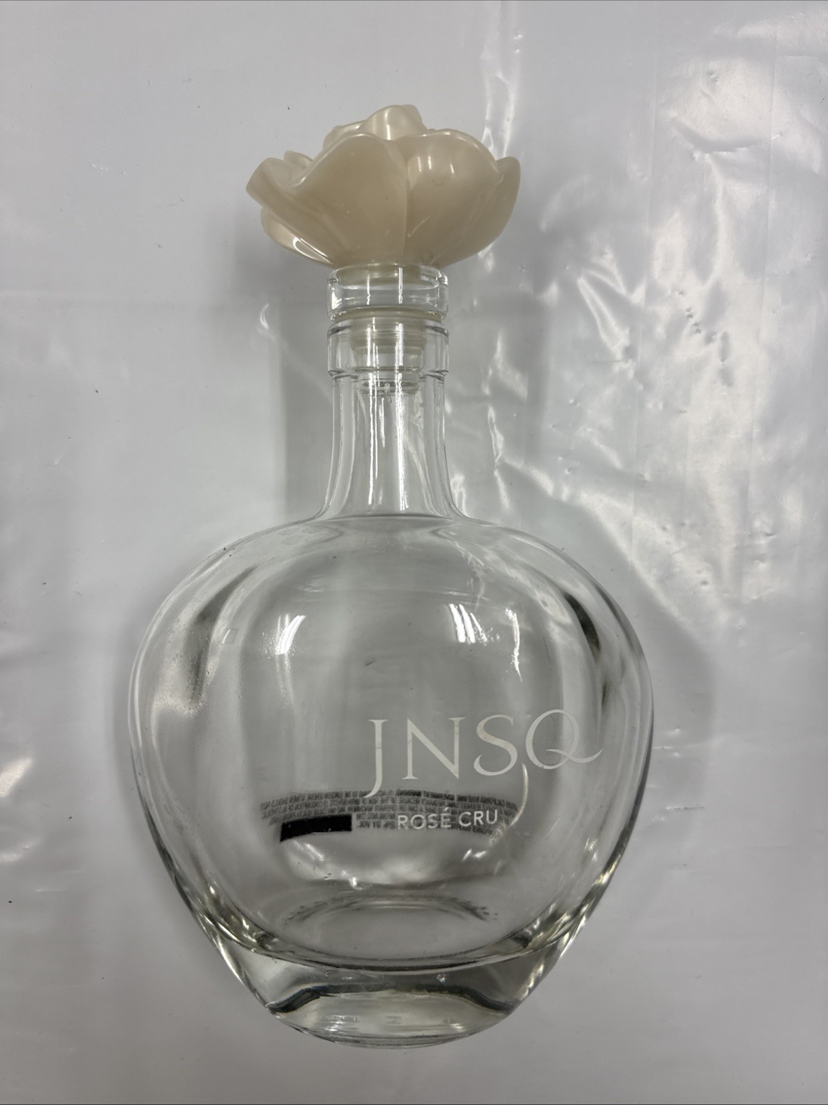 JNSQ Rose Cru Glass Wine Bottle Decanter EMPTY White Polymer Rose Stopper A2