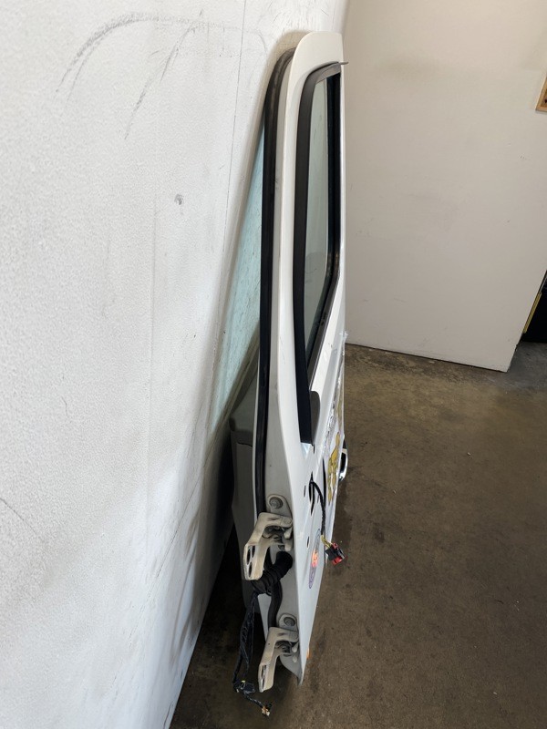 2018 Peterbilt 579 Door (606-14018)