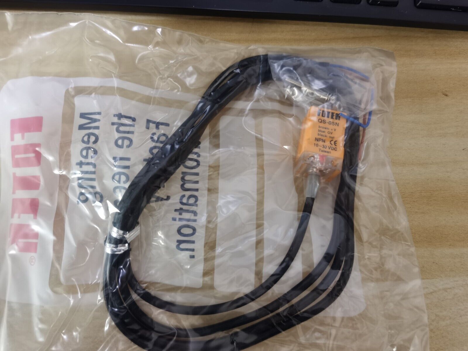 New Fotek QS-05N QS05N Proximity Sensor Brand Free Ship
