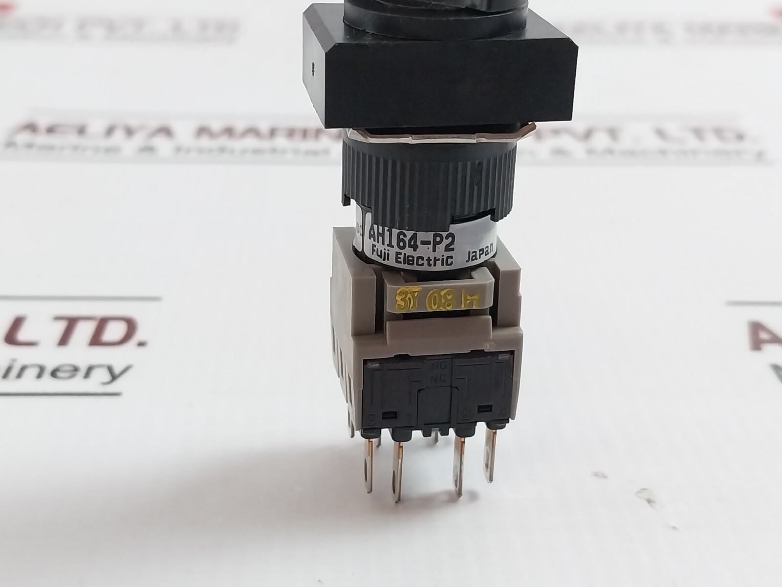 FUJI ELECTRIC AH164-P2 Selector Switch 250V 5A