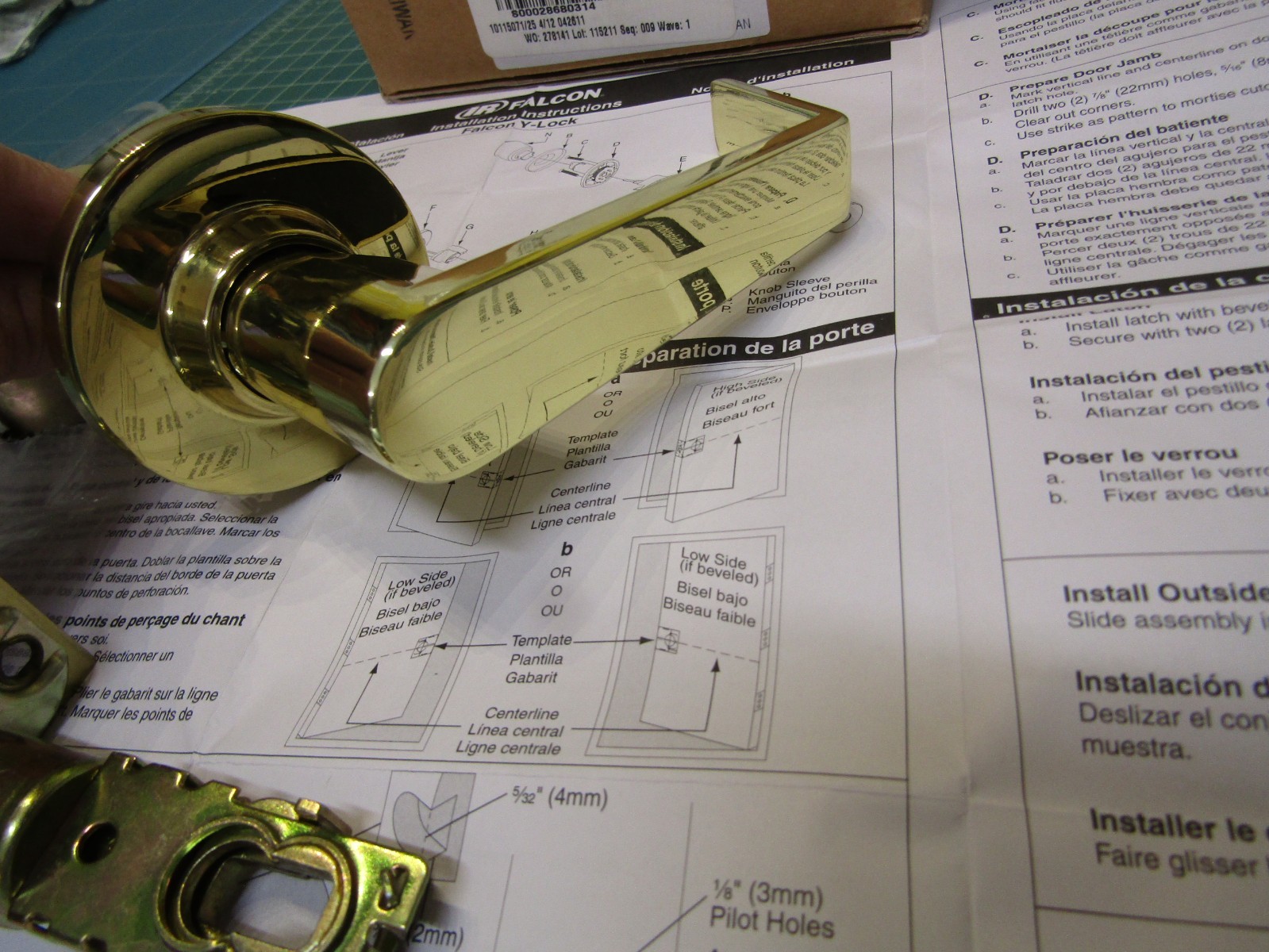 1 – Falcon Connecting / Exit Latch Y161 DAN 605. New in Box