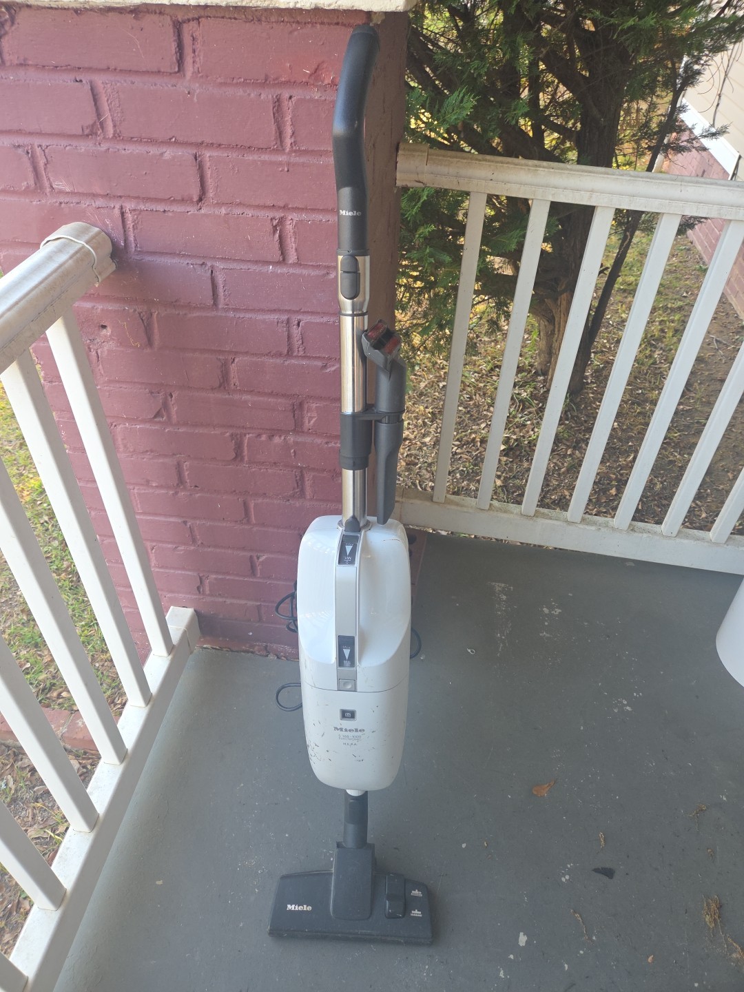 Miele S168 Electronic HEPA Stick Upright Vacuum Cleaner  Non Powerhead