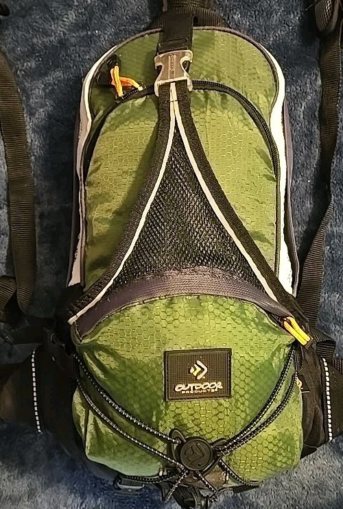 Outdoor Products 2L Deluxe Hiking Pack Backpack Green EUC 18x10x6