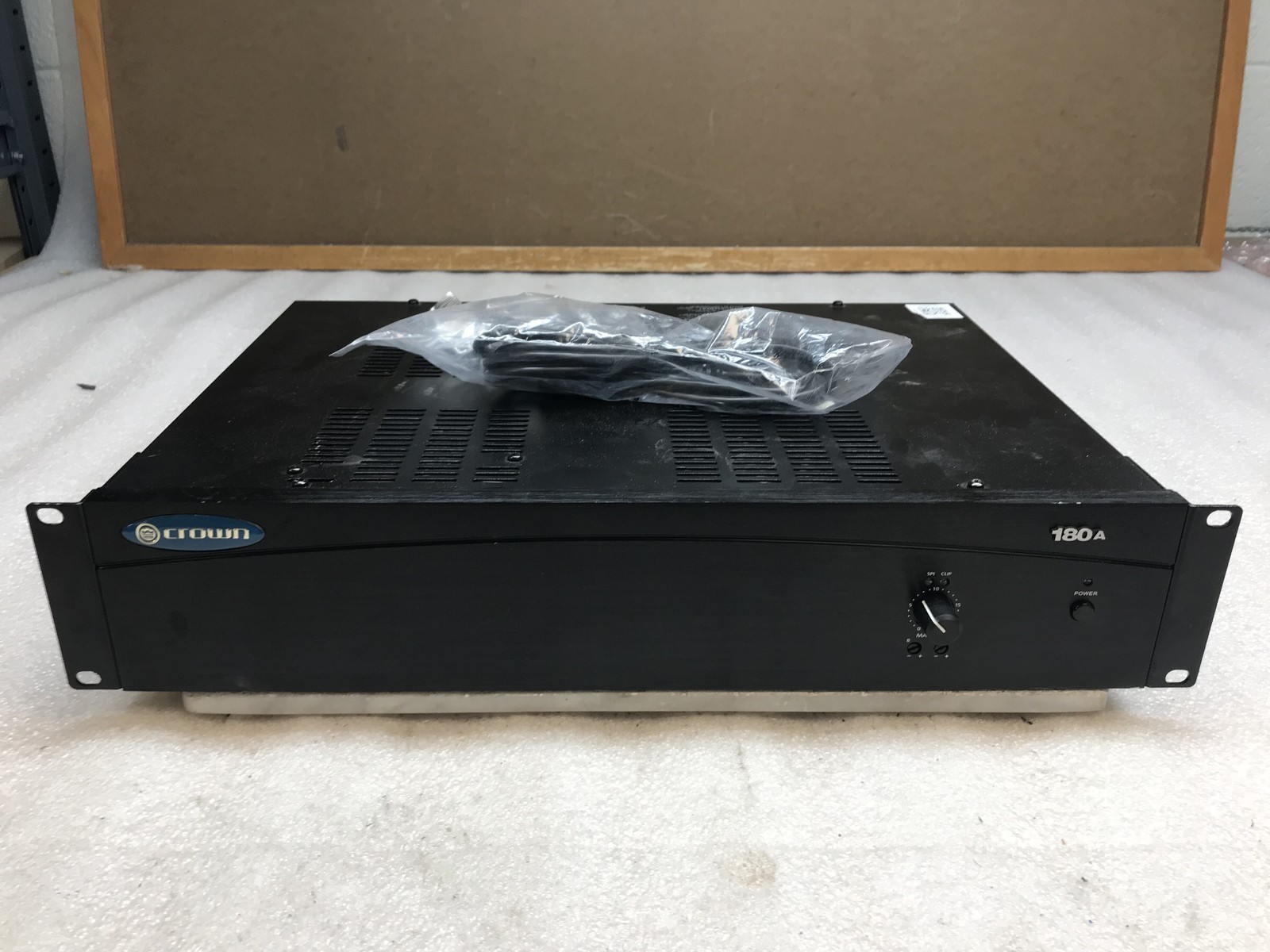Crown Audio 180A 120V 180W 60Hz Single Channel Audio Amplifier