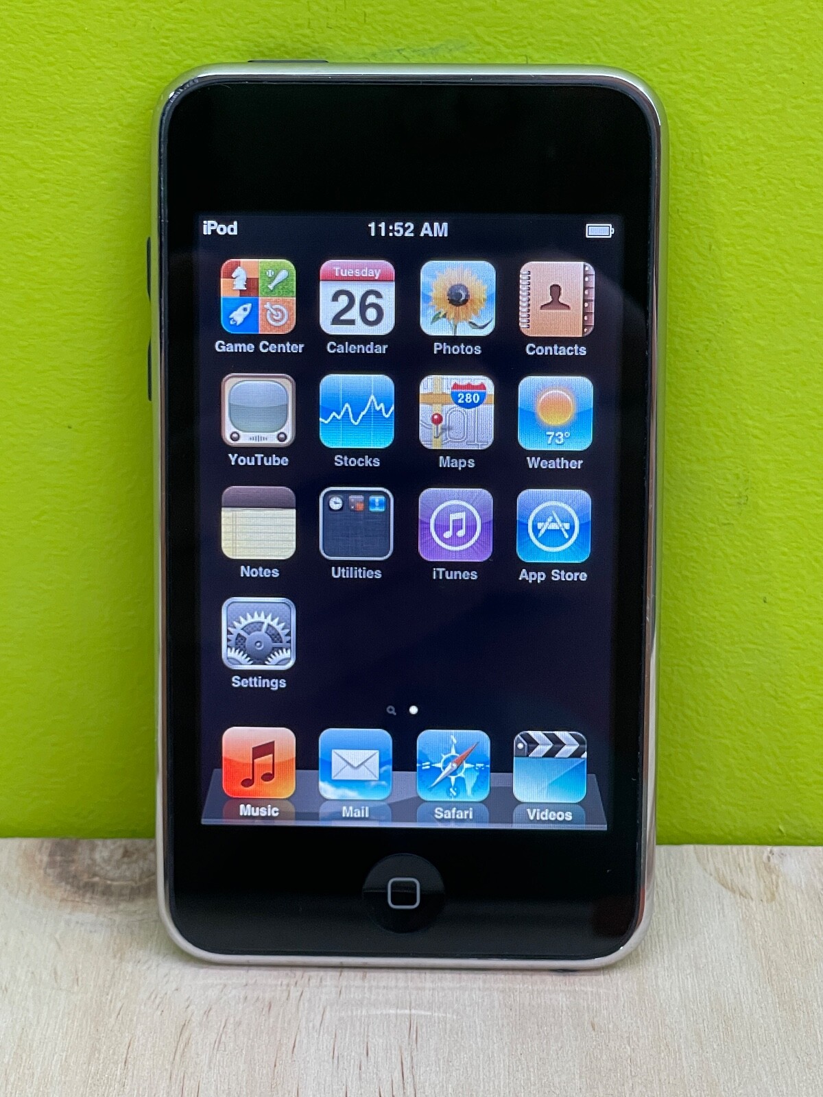 Apple iPod touch 2nd Gen 8GB Black A1288 MB528LL/A